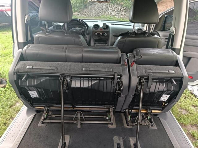 Серый Фольксваген Кадди, объемом двигателя 2 л и пробегом 305 тыс. км за 9300 $, фото 3 на Automoto.ua