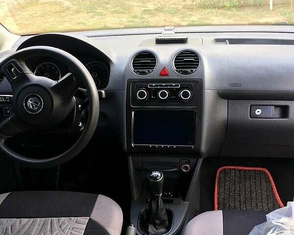 Серый Фольксваген Кадди, объемом двигателя 1.2 л и пробегом 310 тыс. км за 6000 $, фото 4 на Automoto.ua