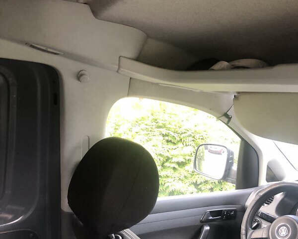 Сірий Фольксваген Кадді, об'ємом двигуна 1.6 л та пробігом 247 тис. км за 7900 $, фото 2 на Automoto.ua