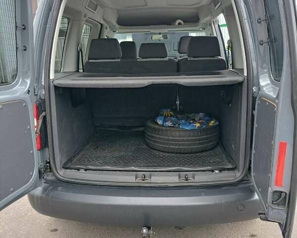 Сірий Фольксваген Кадді, об'ємом двигуна 2 л та пробігом 177 тис. км за 11300 $, фото 9 на Automoto.ua