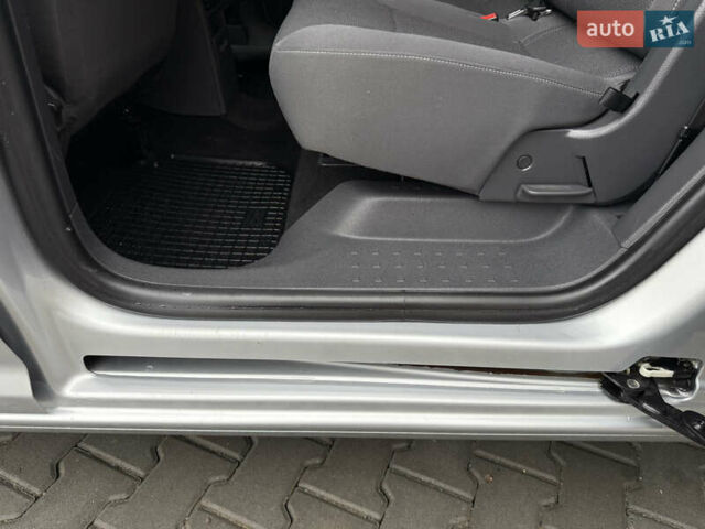 Серый Фольксваген Кадди, объемом двигателя 1.6 л и пробегом 224 тыс. км за 12700 $, фото 58 на Automoto.ua