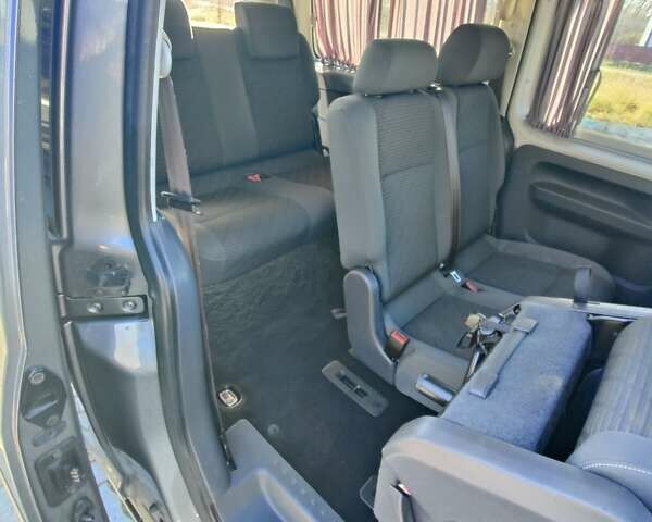 Серый Фольксваген Кадди, объемом двигателя 1.6 л и пробегом 293 тыс. км за 12600 $, фото 24 на Automoto.ua