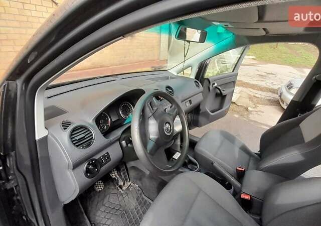 Серый Фольксваген Кадди, объемом двигателя 1.6 л и пробегом 255 тыс. км за 10000 $, фото 9 на Automoto.ua