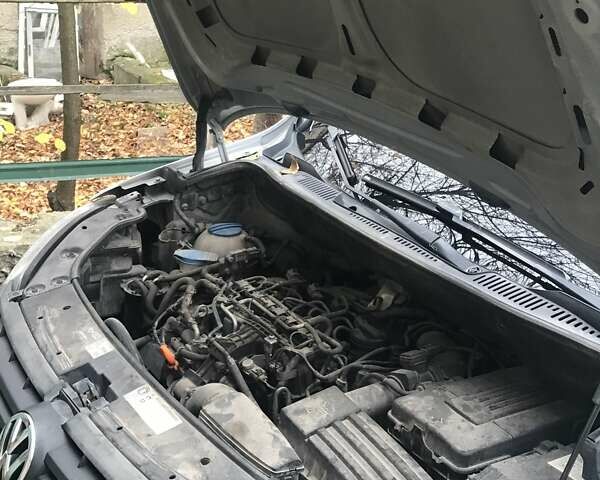 Серый Фольксваген Кадди, объемом двигателя 1.6 л и пробегом 325 тыс. км за 9800 $, фото 9 на Automoto.ua