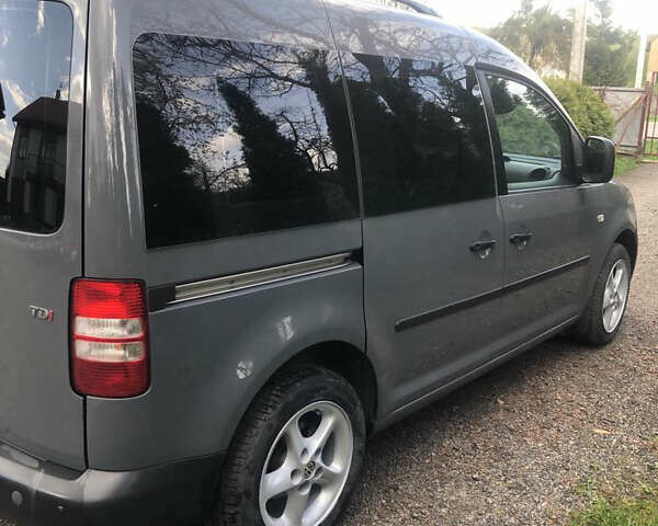 Сірий Фольксваген Кадді, об'ємом двигуна 1.6 л та пробігом 247 тис. км за 7900 $, фото 9 на Automoto.ua