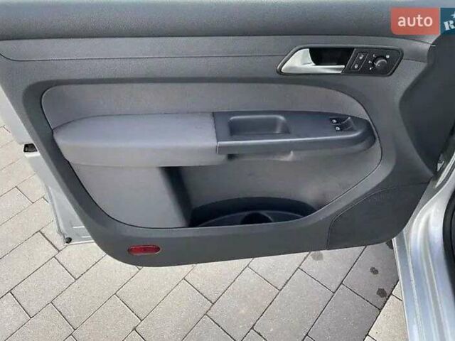 Серый Фольксваген Кадди, объемом двигателя 1.6 л и пробегом 317 тыс. км за 10800 $, фото 25 на Automoto.ua