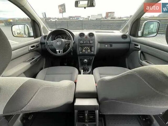 Серый Фольксваген Кадди, объемом двигателя 1.6 л и пробегом 317 тыс. км за 10800 $, фото 16 на Automoto.ua