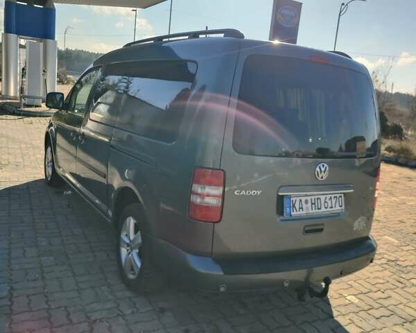 Серый Фольксваген Кадди, объемом двигателя 1.6 л и пробегом 293 тыс. км за 12600 $, фото 3 на Automoto.ua