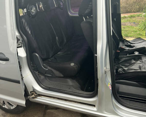 Серый Фольксваген Кадди, объемом двигателя 1.2 л и пробегом 241 тыс. км за 7100 $, фото 7 на Automoto.ua