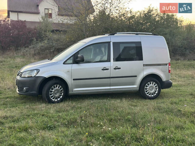 Серый Фольксваген Кадди, объемом двигателя 1.6 л и пробегом 282 тыс. км за 6700 $, фото 3 на Automoto.ua