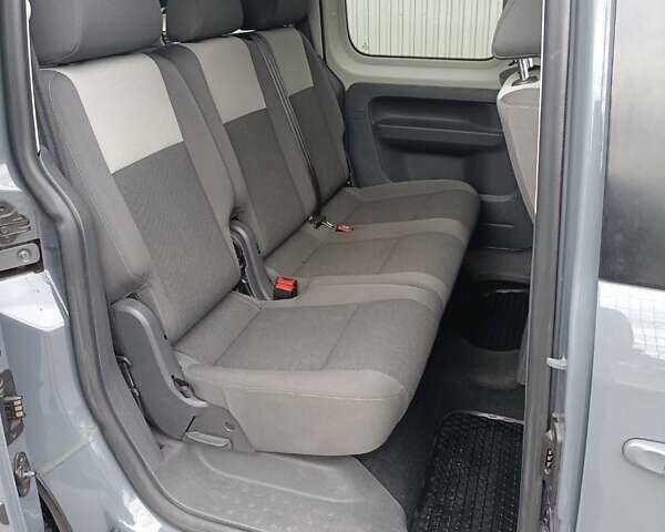 Сірий Фольксваген Кадді, об'ємом двигуна 2 л та пробігом 177 тис. км за 11300 $, фото 4 на Automoto.ua