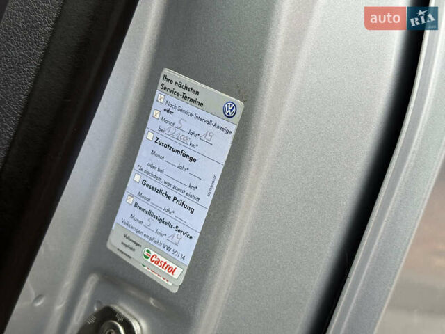 Серый Фольксваген Кадди, объемом двигателя 1.6 л и пробегом 224 тыс. км за 12700 $, фото 81 на Automoto.ua