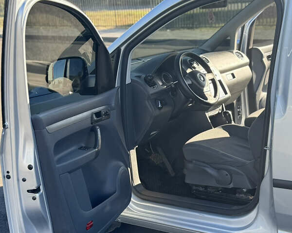 Серый Фольксваген Кадди, объемом двигателя 1.6 л и пробегом 278 тыс. км за 10950 $, фото 10 на Automoto.ua