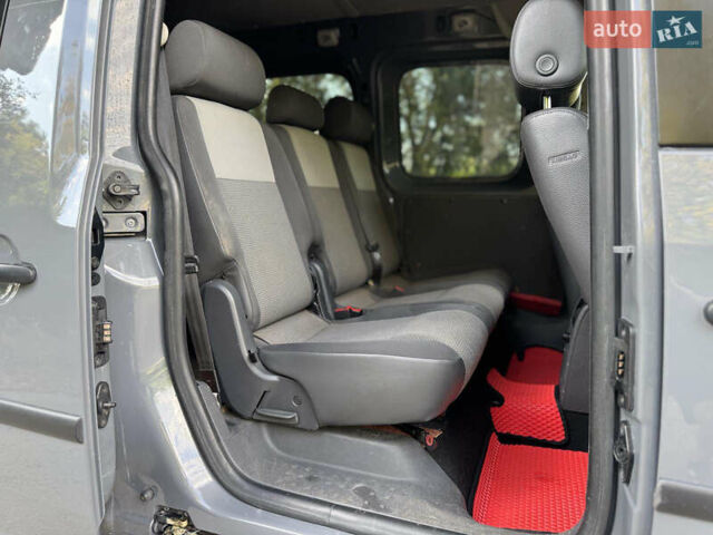 Фольксваген Кадди 2012 в Тернополе на Automoto.ua Серый Фольксваген Кадди, объемом двигателя 1.6 л и пробегом 250 тыс. км за 9500 $, фото 7 на Automoto.ua