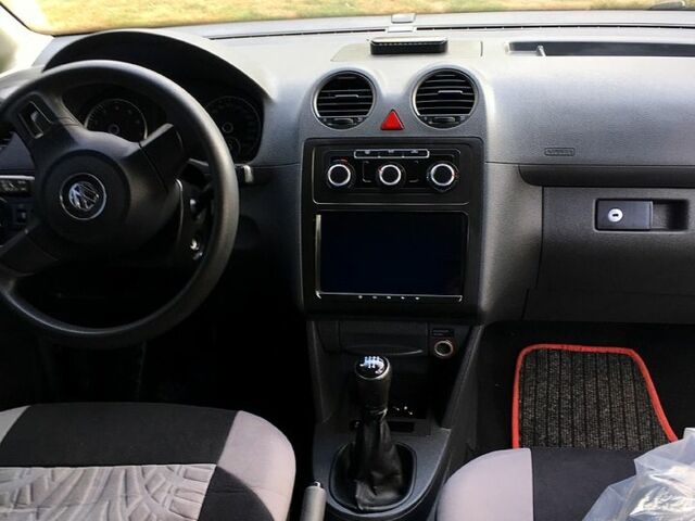 Серый Фольксваген Кадди, объемом двигателя 1.2 л и пробегом 310 тыс. км за 6000 $, фото 8 на Automoto.ua