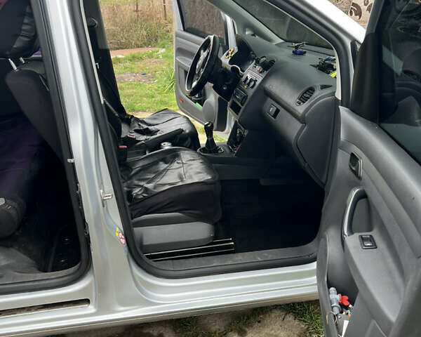 Серый Фольксваген Кадди, объемом двигателя 1.2 л и пробегом 241 тыс. км за 7100 $, фото 8 на Automoto.ua