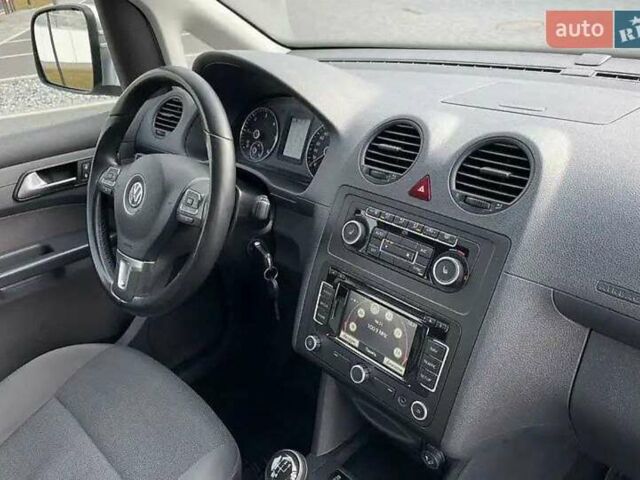 Серый Фольксваген Кадди, объемом двигателя 1.6 л и пробегом 317 тыс. км за 10800 $, фото 8 на Automoto.ua