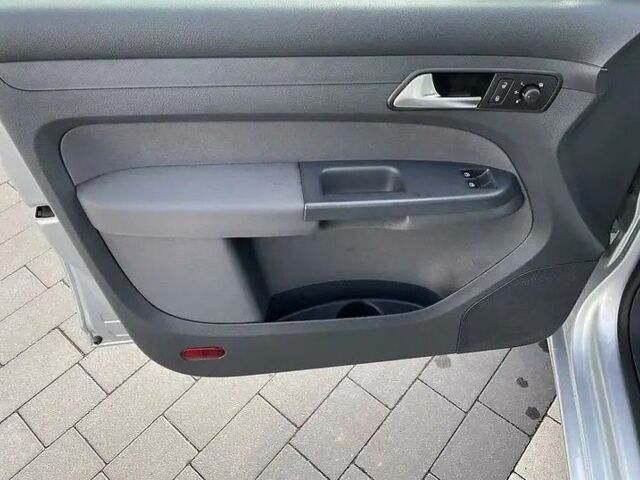 Серый Фольксваген Кадди, объемом двигателя 1.6 л и пробегом 317 тыс. км за 10800 $, фото 12 на Automoto.ua