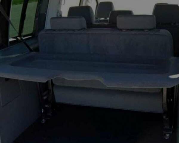 Серый Фольксваген Кадди, объемом двигателя 1.6 л и пробегом 317 тыс. км за 10800 $, фото 5 на Automoto.ua