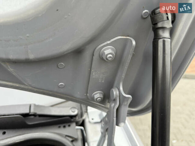 Серый Фольксваген Кадди, объемом двигателя 1.6 л и пробегом 224 тыс. км за 12700 $, фото 92 на Automoto.ua