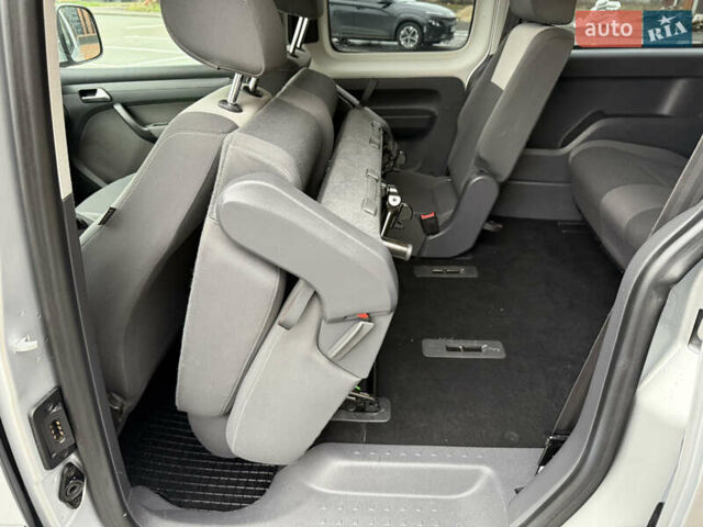 Серый Фольксваген Кадди, объемом двигателя 1.6 л и пробегом 224 тыс. км за 12700 $, фото 65 на Automoto.ua