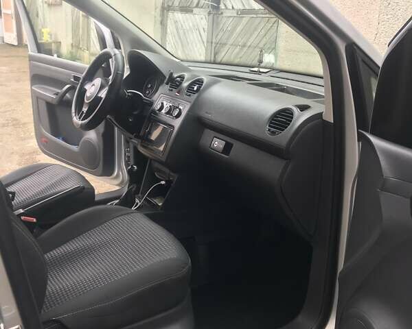 Серый Фольксваген Кадди, объемом двигателя 1.6 л и пробегом 325 тыс. км за 9800 $, фото 16 на Automoto.ua