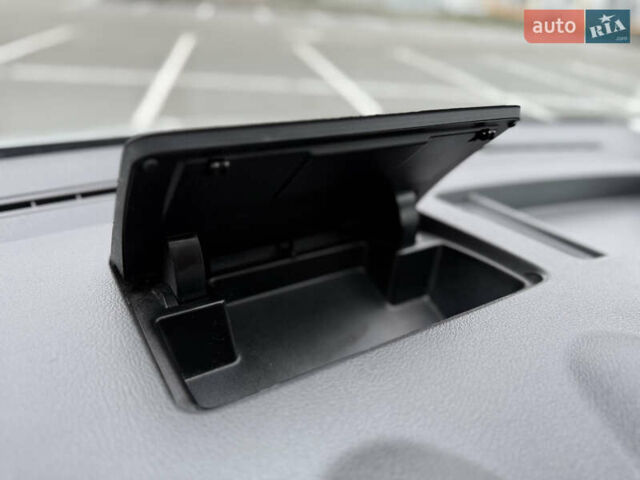 Серый Фольксваген Кадди, объемом двигателя 1.6 л и пробегом 224 тыс. км за 12700 $, фото 84 на Automoto.ua