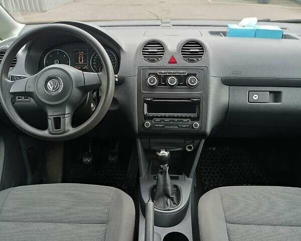 Сірий Фольксваген Кадді, об'ємом двигуна 2 л та пробігом 177 тис. км за 11300 $, фото 3 на Automoto.ua