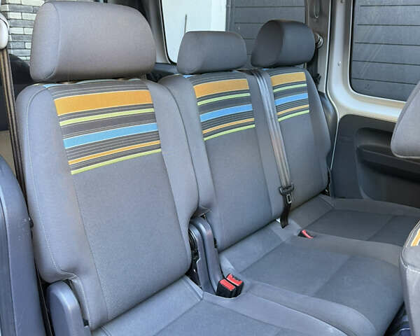 Серый Фольксваген Кадди, объемом двигателя 1.97 л и пробегом 260 тыс. км за 12800 $, фото 8 на Automoto.ua