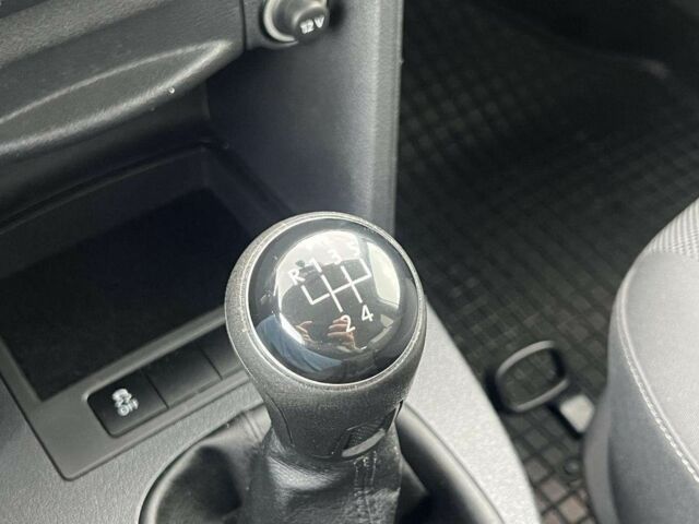 Сірий Фольксваген Кадді, об'ємом двигуна 1.6 л та пробігом 248 тис. км за 6950 $, фото 22 на Automoto.ua