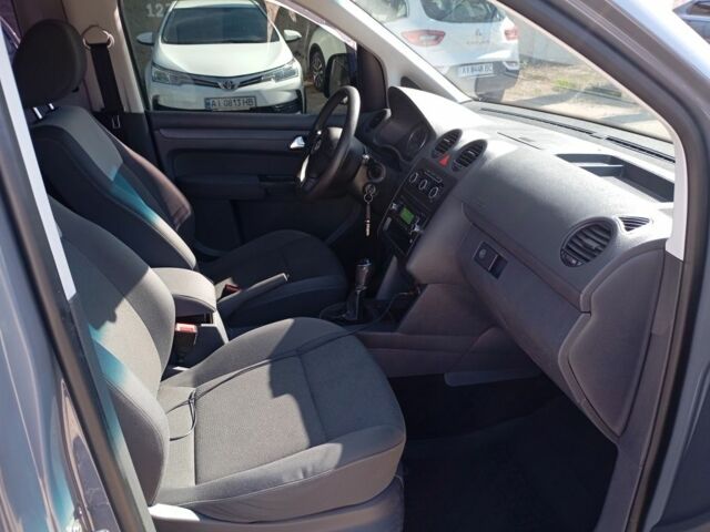 Серый Фольксваген Кадди, объемом двигателя 2 л и пробегом 268 тыс. км за 10700 $, фото 7 на Automoto.ua