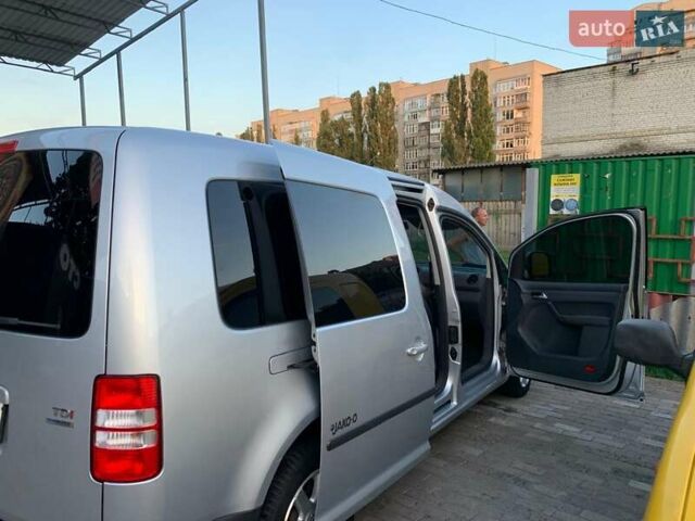 Сірий Фольксваген Кадді, об'ємом двигуна 1.6 л та пробігом 202 тис. км за 13500 $, фото 5 на Automoto.ua