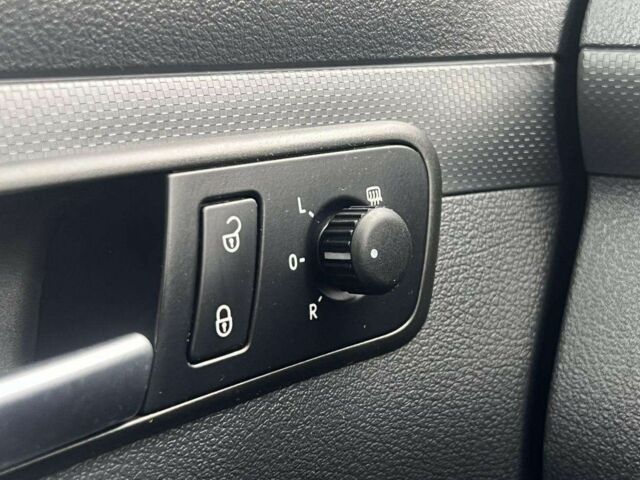 Сірий Фольксваген Кадді, об'ємом двигуна 1.6 л та пробігом 248 тис. км за 6950 $, фото 20 на Automoto.ua