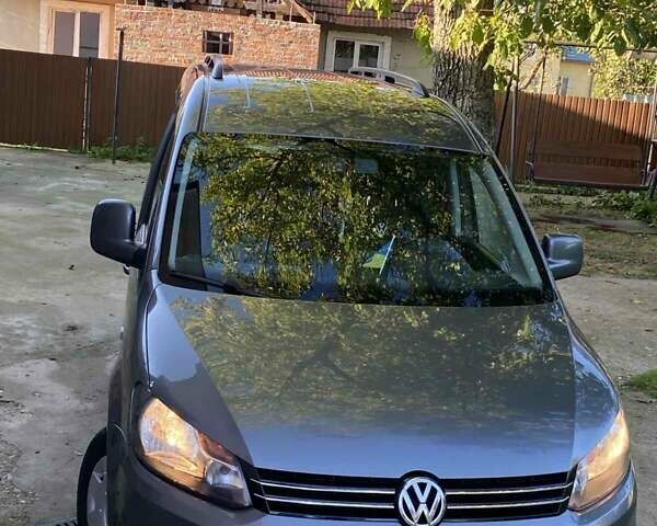 Серый Фольксваген Кадди, объемом двигателя 1.6 л и пробегом 209 тыс. км за 9600 $, фото 8 на Automoto.ua