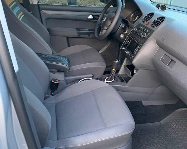 Сірий Фольксваген Кадді, об'ємом двигуна 1.6 л та пробігом 202 тис. км за 13500 $, фото 6 на Automoto.ua