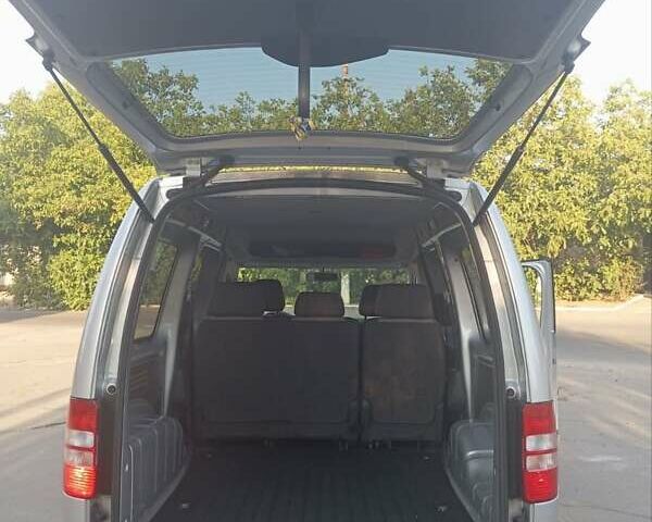 Сірий Фольксваген Кадді, об'ємом двигуна 1.6 л та пробігом 220 тис. км за 13700 $, фото 12 на Automoto.ua