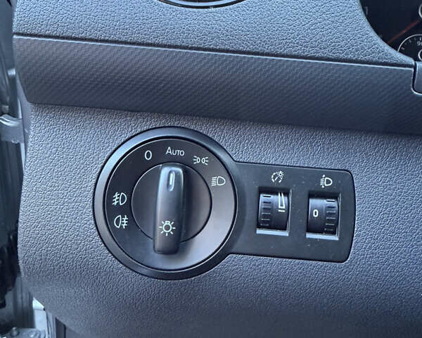 Серый Фольксваген Кадди, объемом двигателя 1.97 л и пробегом 260 тыс. км за 12800 $, фото 10 на Automoto.ua