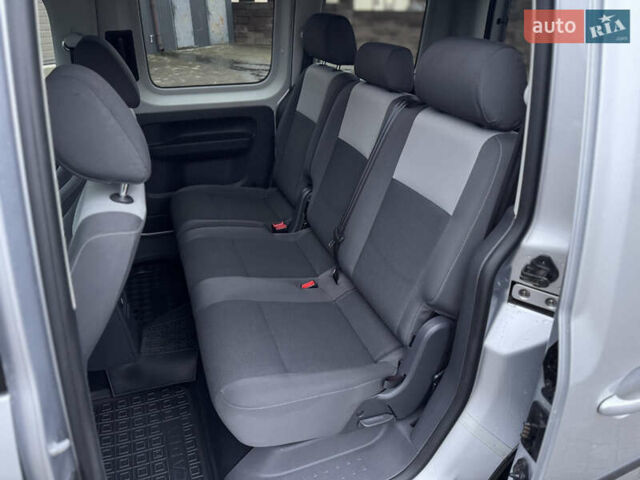 Серый Фольксваген Кадди, объемом двигателя 1.6 л и пробегом 172 тыс. км за 11000 $, фото 16 на Automoto.ua