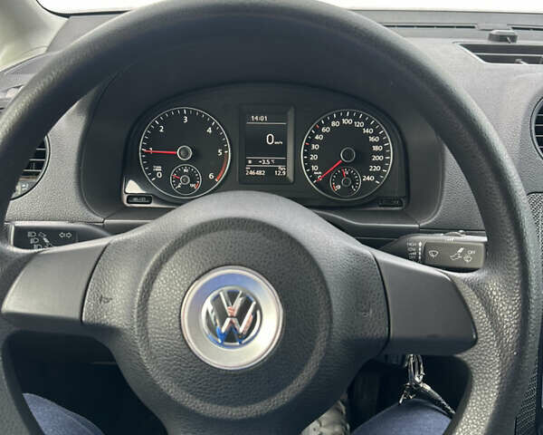 Сірий Фольксваген Кадді, об'ємом двигуна 2 л та пробігом 246 тис. км за 11800 $, фото 11 на Automoto.ua