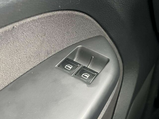 Сірий Фольксваген Кадді, об'ємом двигуна 1.6 л та пробігом 248 тис. км за 6950 $, фото 19 на Automoto.ua