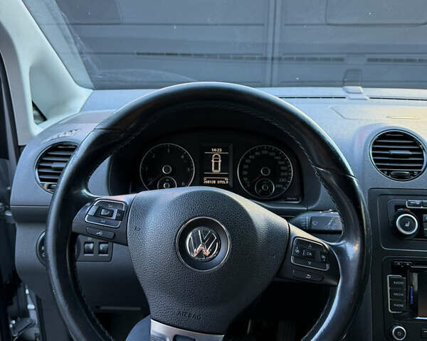 Серый Фольксваген Кадди, объемом двигателя 1.97 л и пробегом 260 тыс. км за 12800 $, фото 9 на Automoto.ua