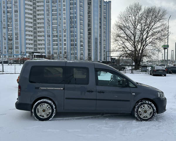 Сірий Фольксваген Кадді, об'ємом двигуна 2 л та пробігом 246 тис. км за 11800 $, фото 3 на Automoto.ua