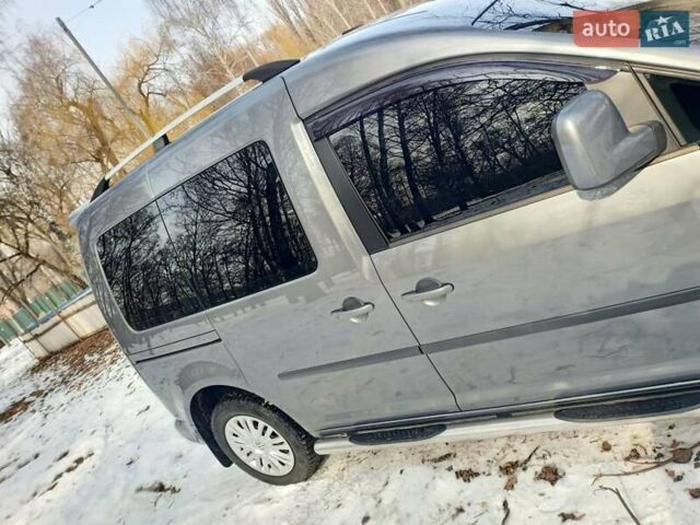 Серый Фольксваген Кадди, объемом двигателя 1.6 л и пробегом 125 тыс. км за 13500 $, фото 14 на Automoto.ua