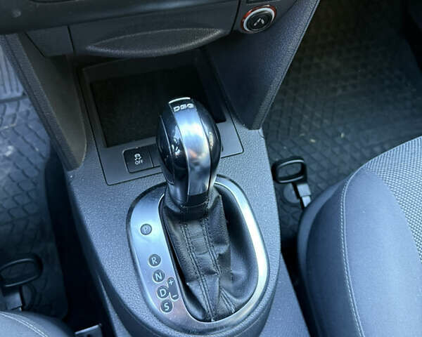 Серый Фольксваген Кадди, объемом двигателя 1.97 л и пробегом 260 тыс. км за 12800 $, фото 12 на Automoto.ua