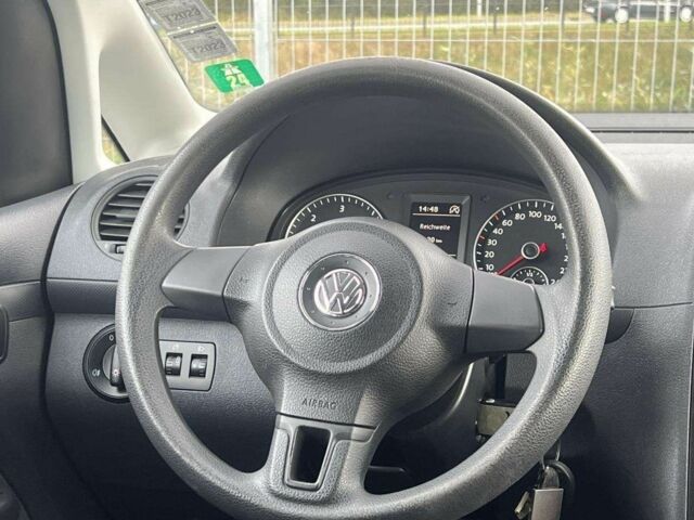 Сірий Фольксваген Кадді, об'ємом двигуна 1.6 л та пробігом 248 тис. км за 6950 $, фото 3 на Automoto.ua