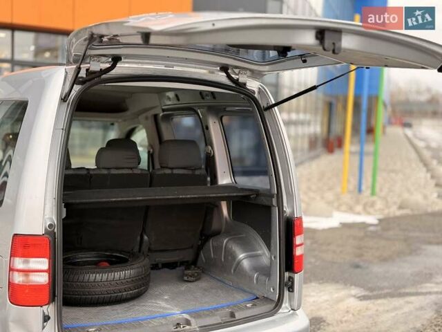 Серый Фольксваген Кадди, объемом двигателя 1.6 л и пробегом 250 тыс. км за 8700 $, фото 6 на Automoto.ua