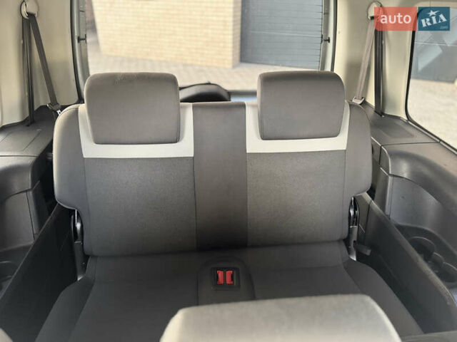 Сірий Фольксваген Кадді, об'ємом двигуна 1.6 л та пробігом 260 тис. км за 12800 $, фото 11 на Automoto.ua