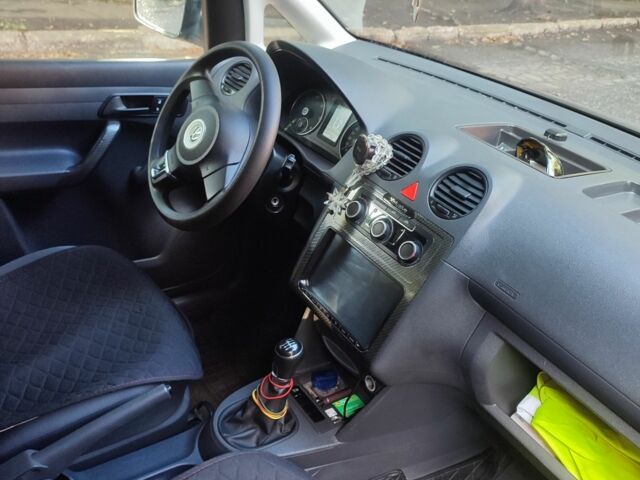 Сірий Фольксваген Кадді, об'ємом двигуна 2 л та пробігом 243 тис. км за 11500 $, фото 5 на Automoto.ua