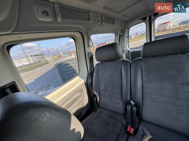 Серый Фольксваген Кадди, объемом двигателя 2 л и пробегом 263 тыс. км за 13850 $, фото 54 на Automoto.ua