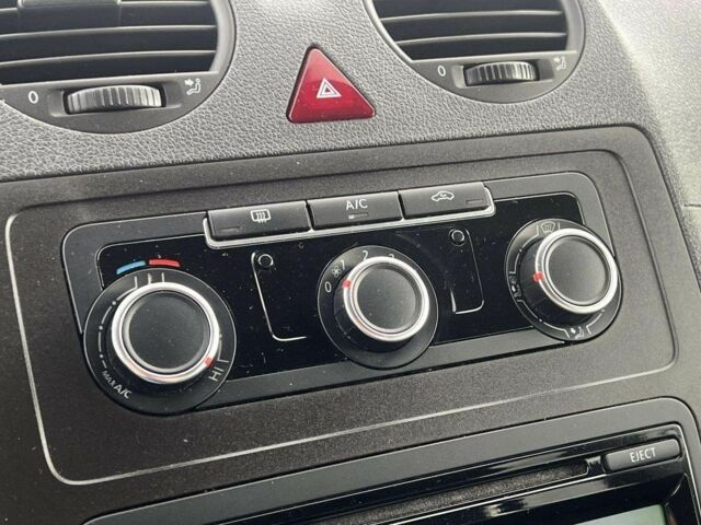 Сірий Фольксваген Кадді, об'ємом двигуна 1.6 л та пробігом 248 тис. км за 6950 $, фото 1 на Automoto.ua